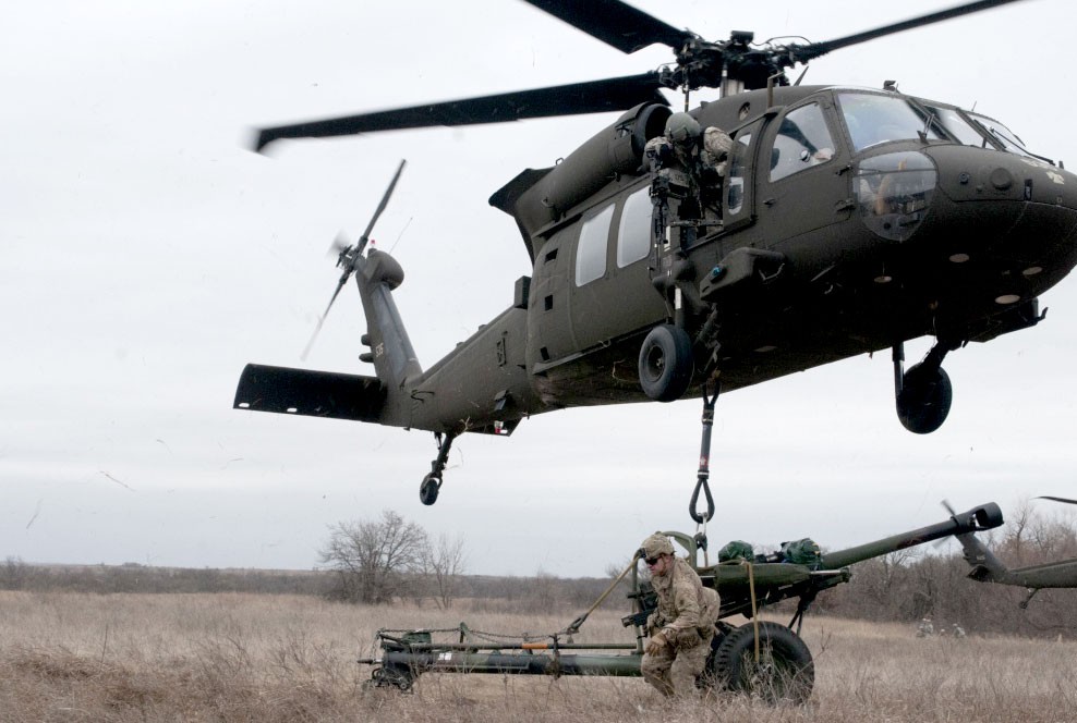 Oklahoma Aviators Field Artillery Soldiers Conduct Air Assault Training Article The United 