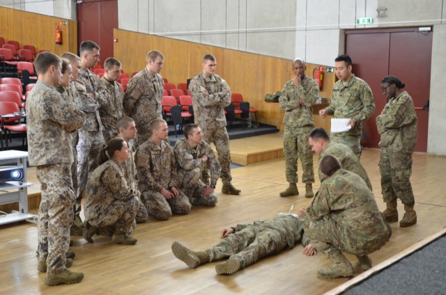 U.S. Soldiers train with Latvian NDA cadets