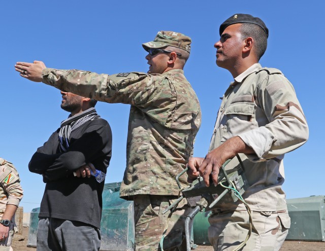 Iraqi Security Forces train on ribbon bridge building