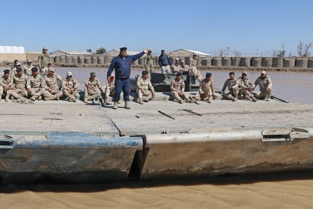 Iraqi Security Forces train on ribbon bridge building