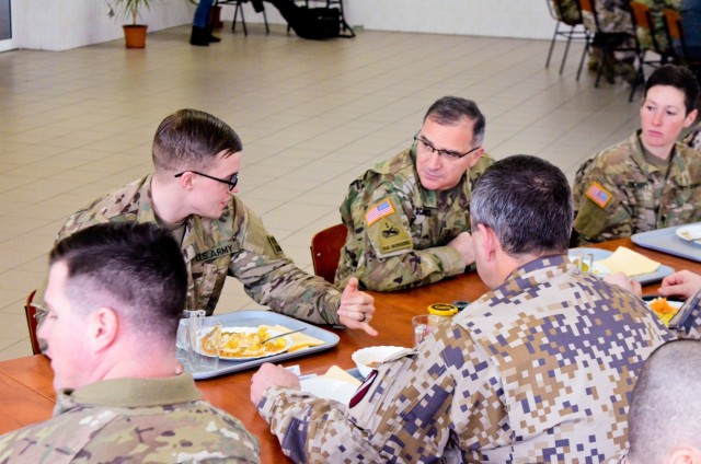 Commander of U.S. European Command visits Latvia