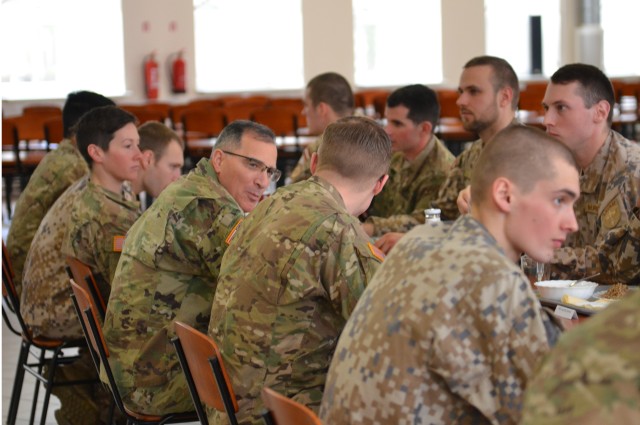 Commander of U.S. European Command visits Latvia