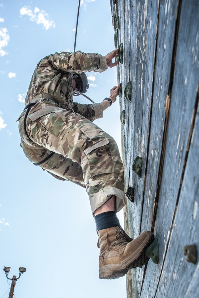 Chemical officers at Fort Leonard Wood train for Best Ranger