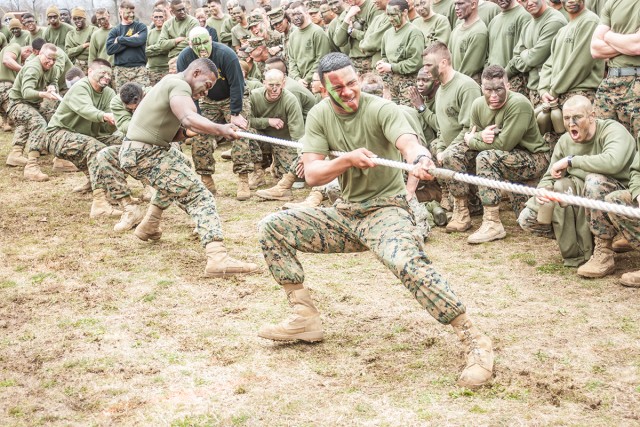 Fort Leonard Wood Marines celebrate Engineer Day with Highland games