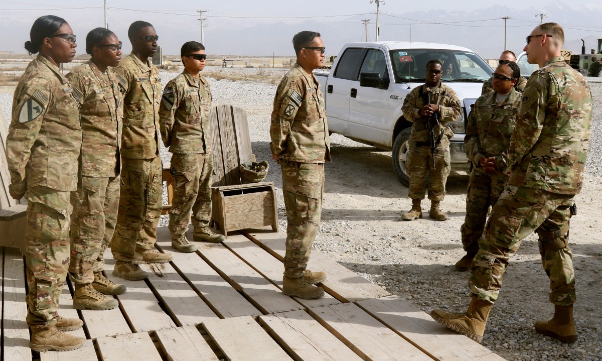 New 1st Tsc Csm Meets 1cd Rssb Soldiers Article The United States Army