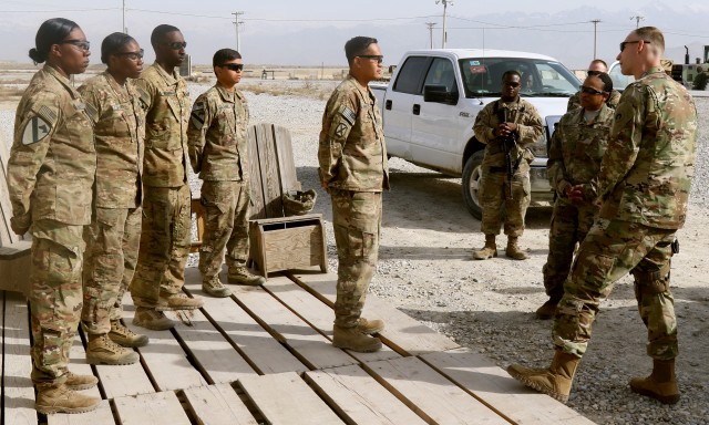 New 1st TSC CSM meets 1CD RSSB Soldiers