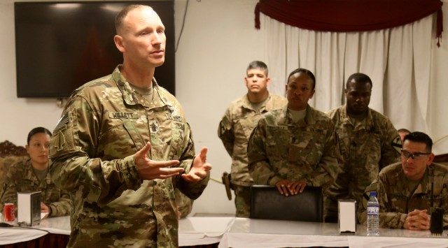 New 1st TSC CSM meets 1CD RSSB Soldiers