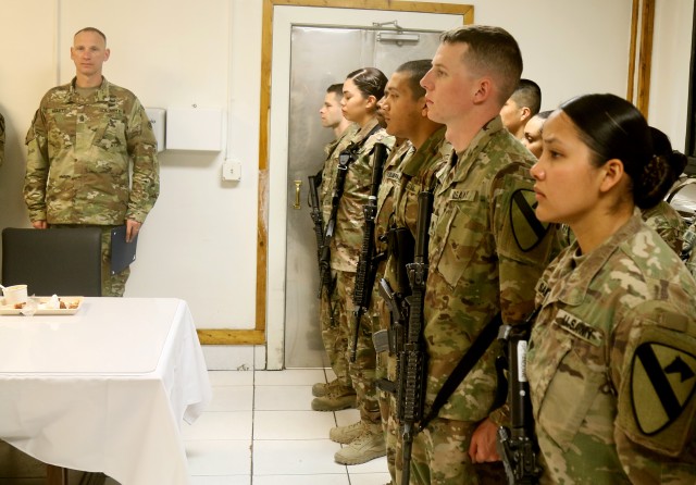 New 1st TSC CSM meets 1CD RSSB Soldiers