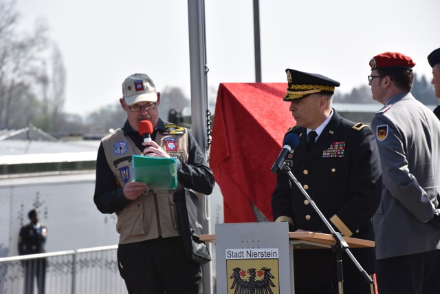 Jolly speaks at Nierstein commemoration ceremony