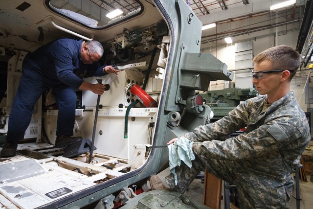 Arizona National Guard supports Army maintenance; learn new skills