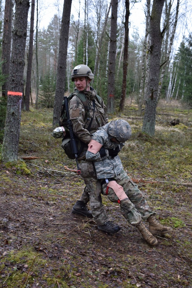 BMEDDAC, USAREUR and NATO service members meet at 7th ATC for EFMB testing 