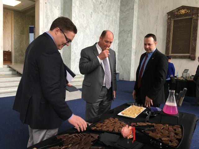 Congressional members get a taste of the battlefield