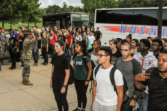 Fort Leonard Wood reception battalion welcomes civilians on road to Army