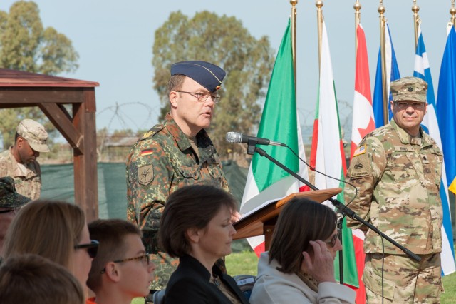 NATO signal battalion changes command