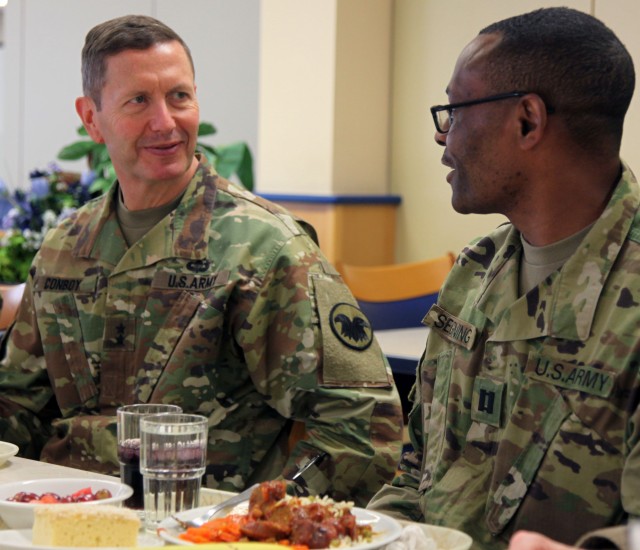 USARC Deputy Commander gets an up-close look at the 7th MSC