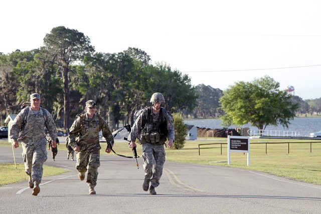 National Guard Soldiers in pursuit of Expert Infantry Badge