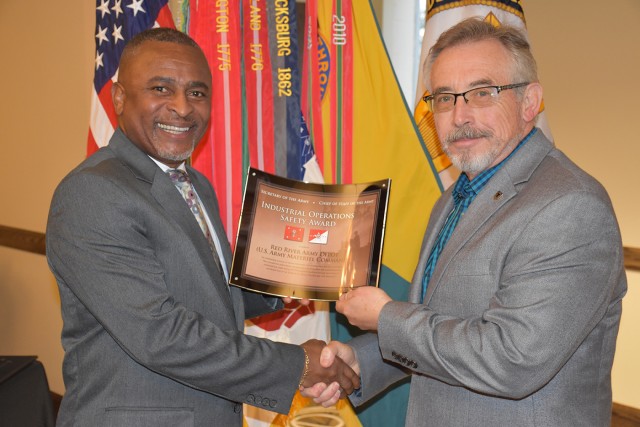 Army names fiscal 2016 safety awards recipients at professional development summit