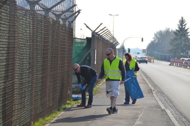 Soldiers, civilians, family members at USAG Ansbach take part in citywide cleanup