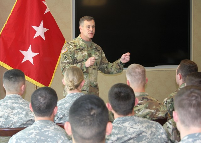 General speaks to future Army leaders