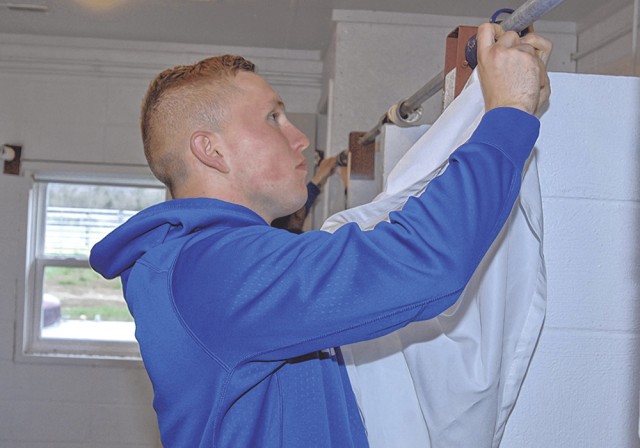 Fort Leonard Wood Marines serve community, help spruce up local camp