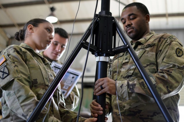 Signaleers aid brigade in going wireless for comms