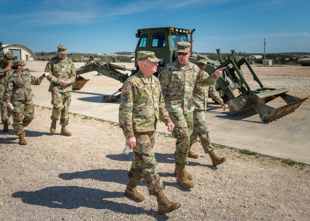 IMCOM CG visits Fort Leonard Wood