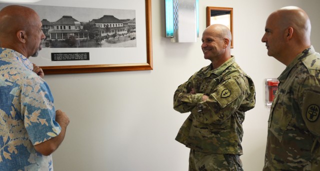 Tropic Lightning Commander visits Tripler