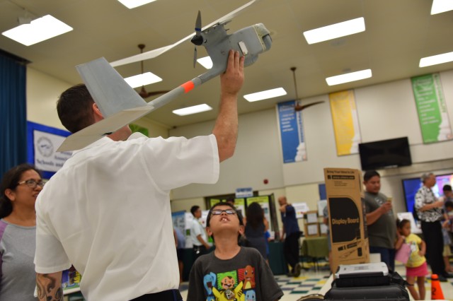 2IBCT engineers teach, showcase equipment during STEM event