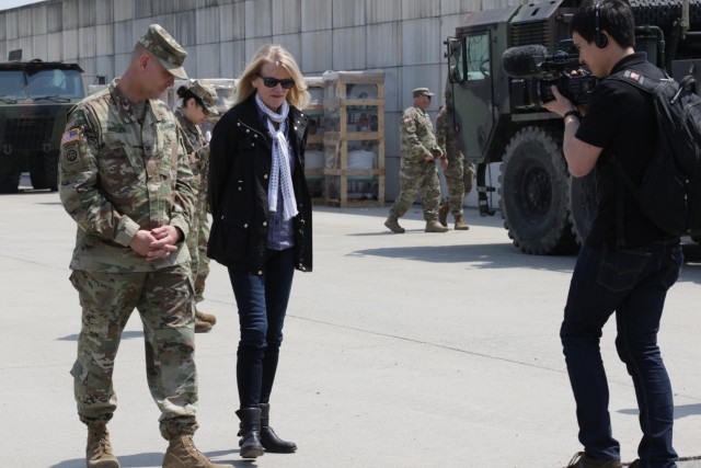 Martha Raddatz, 35th ADA BDE CDR discuss ROK missions