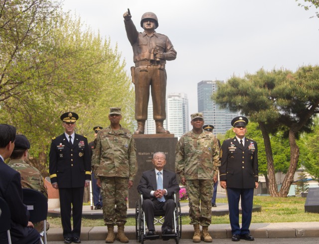Eighth Army marks beginning of new chapter with monument transition ceremony