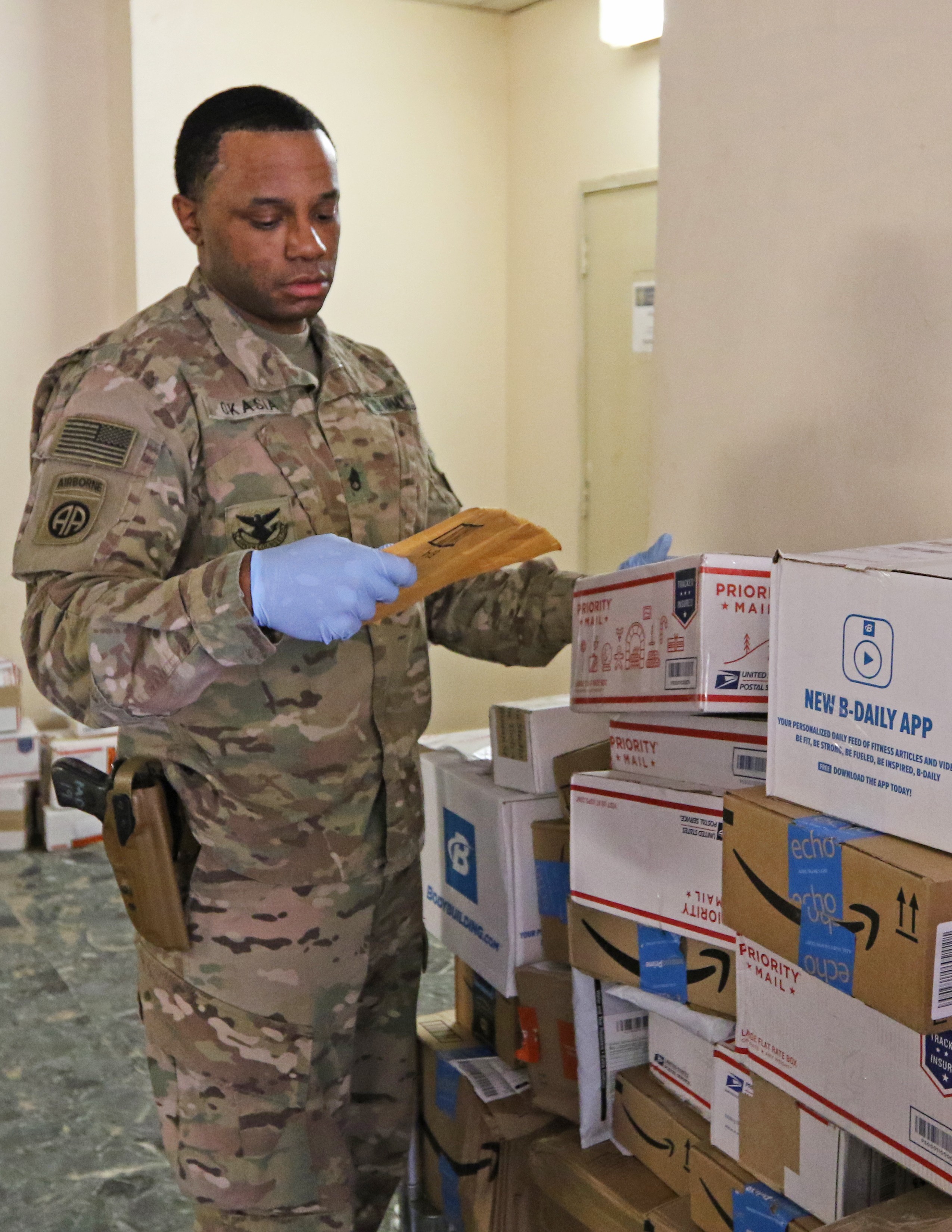 Mail handlers play key role in boosting morale of deployed