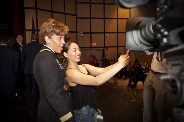 U.S. Army surgeon general inspires high school student, opportune visit follows