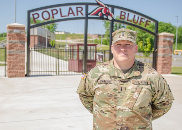 When disaster hits home: Poplar Bluff man serves as Guard officer in flood response