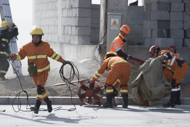 Simulated burning building