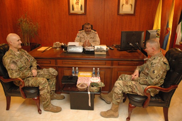 Brig. Gen. Epperly Meets with Kuwaiti Maj. Gen. Khalid