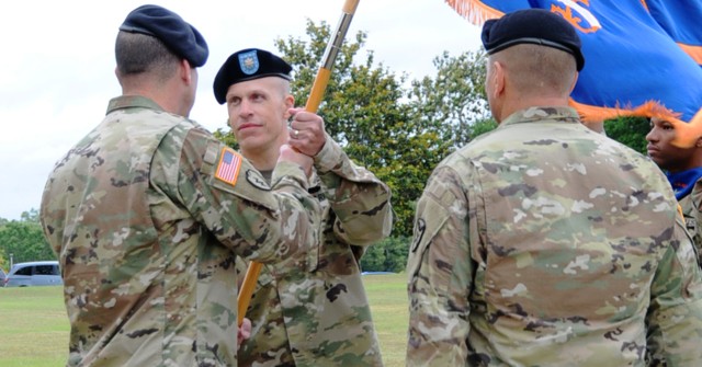 1-212th Avn. Regt. welcomes new commander