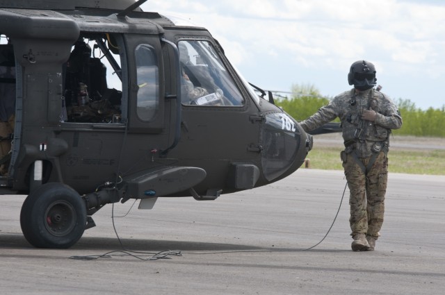 U.S., Canadian medics share techniques and helicopters at Maple Resolve 17