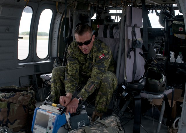 U.S., Canadian medics share techniques and helicopters at Maple Resolve 17