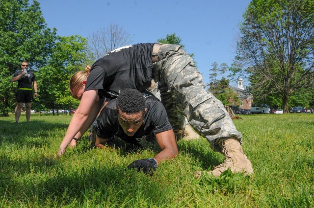 704th MI dominates Super Squad Competition