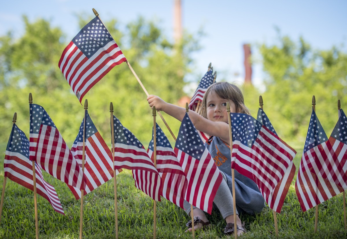 Hundreds of American flags placed on sacred monument for Memorial Day ...