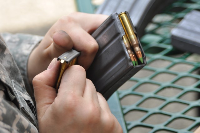 New York National Guard Soldiers conduct M4/ M9 qualification