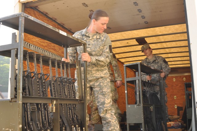 New York National Guard Soldiers conduct M4/ M9 qualification