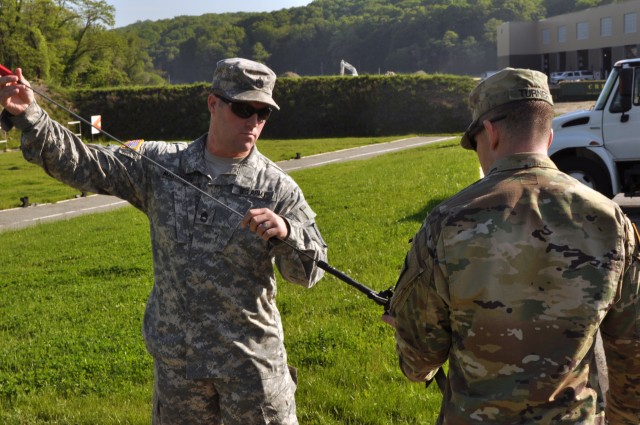 New York National Guard Soldiers conduct M4/ M9 qualification