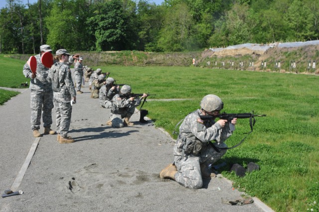 New York National Guard Soldiers conduct M4/ M9 qualification
