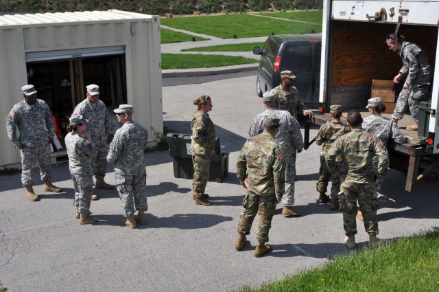 New York National Guard Soldiers conduct M4/ M9 qualification