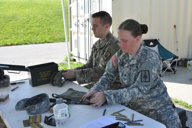 New York National Guard Soldiers conduct M4/ M9 qualification
