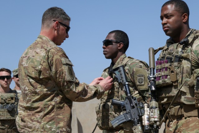 Maj. Gen. Martin visits 2nd Brigade, 82nd Airborne patrol base in Iraq