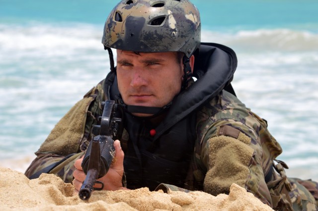Soldiers, Marines conduct helocast operations off Hawaiian coast