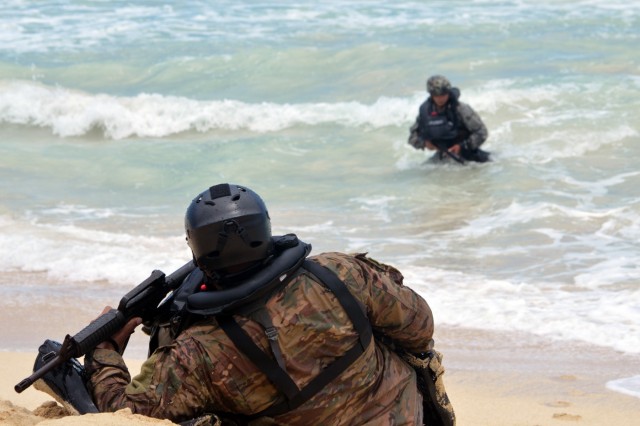 Soldiers, Marines conduct helocast operations off Hawaiian coast
