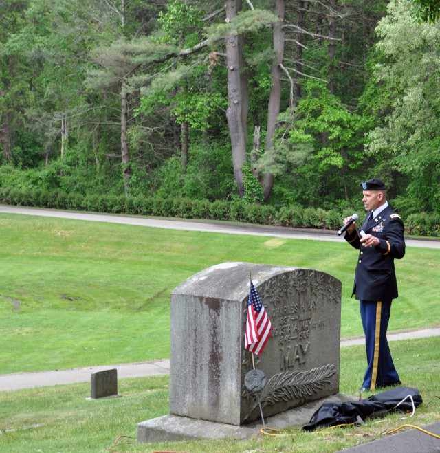 NSRDEC military deputy director speaks at Memorial Day observance